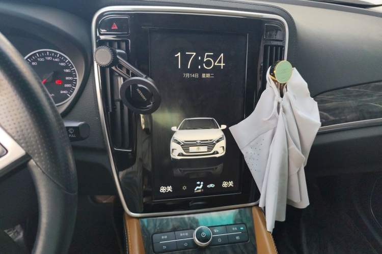 Used BYD Qin New Energy 2017 1.5T Luxury Model Audio And AC Panel