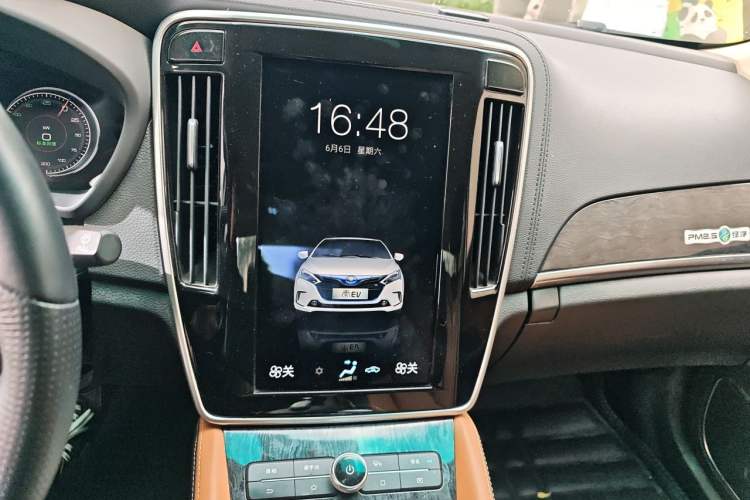 Used BYD Qin New Energy 2017 Qin EV300 Luxury Edition Audio And AC Panel