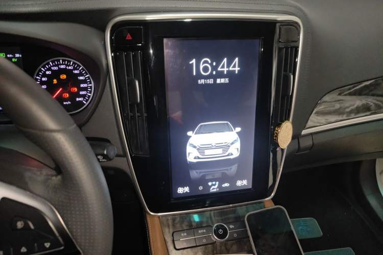 Used BYD Qin New Energy 2017 1.5T Luxury Model Audio And AC Panel