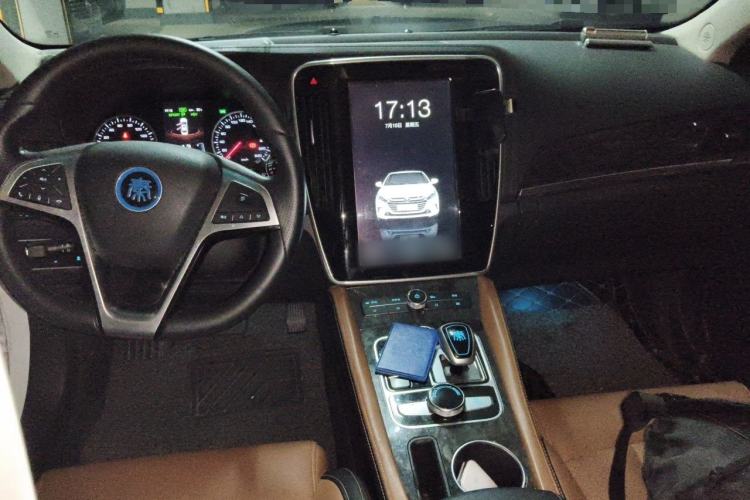Used BYD Qin New Energy 2017 1.5T Luxury Model Center Console