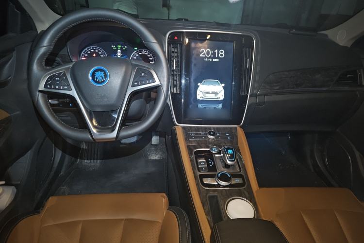 Used BYD Qin New Energy 2017 1.5T Luxury Model Center Console