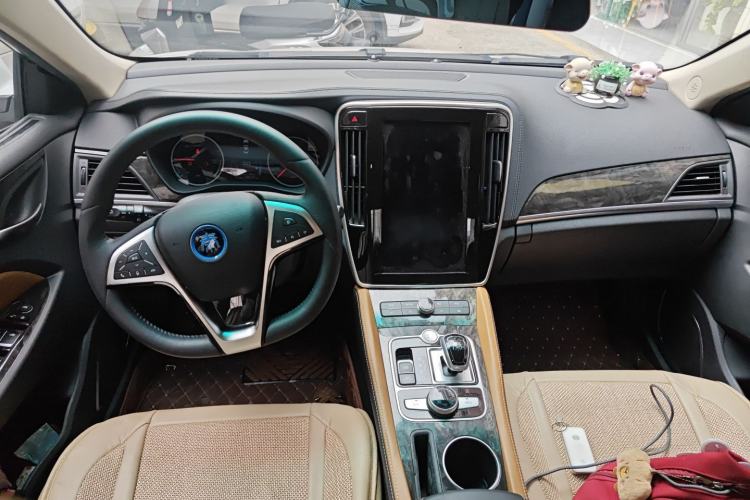 Used BYD Qin New Energy 2017 1.5T Luxury Model Center Console