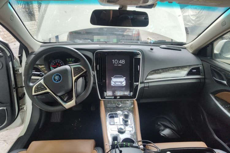 Used BYD Qin New Energy 2017 1.5T Luxury Model Center Console