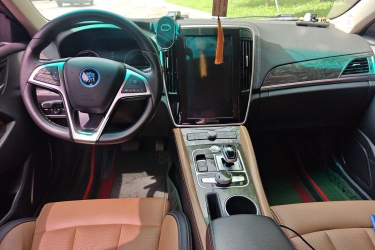 Used BYD Qin New Energy 2017 1.5T Luxury Model Center Console