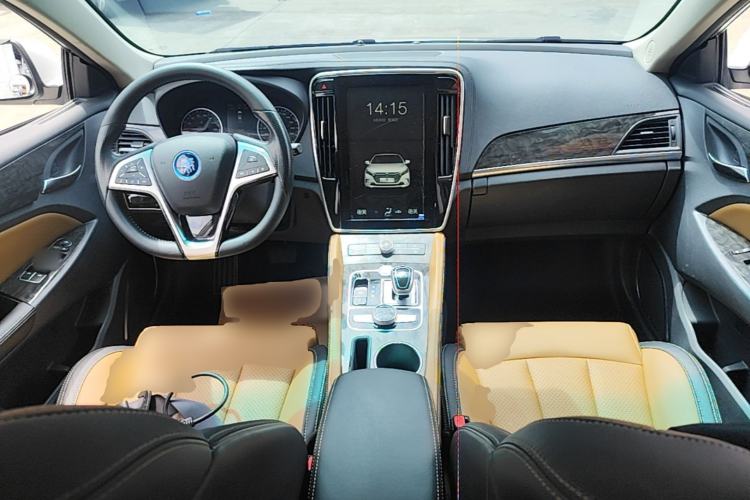 Used BYD Qin New Energy 2017 1.5T Luxury Model Center Console