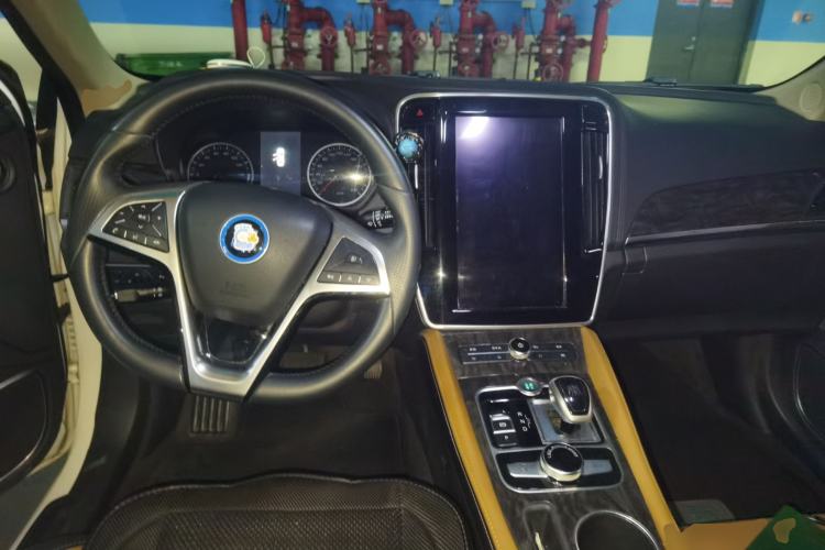 Used BYD Qin New Energy 2017 1.5T Luxury Model Center Console