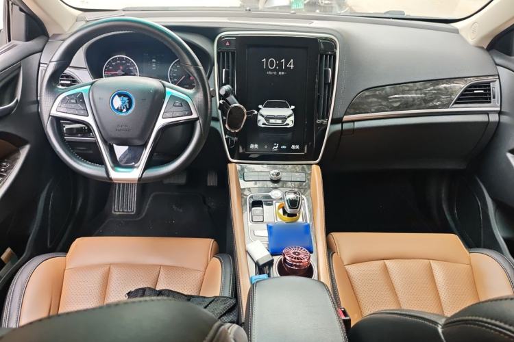 Used BYD Qin New Energy 2017 1.5T Luxury Model Center Console