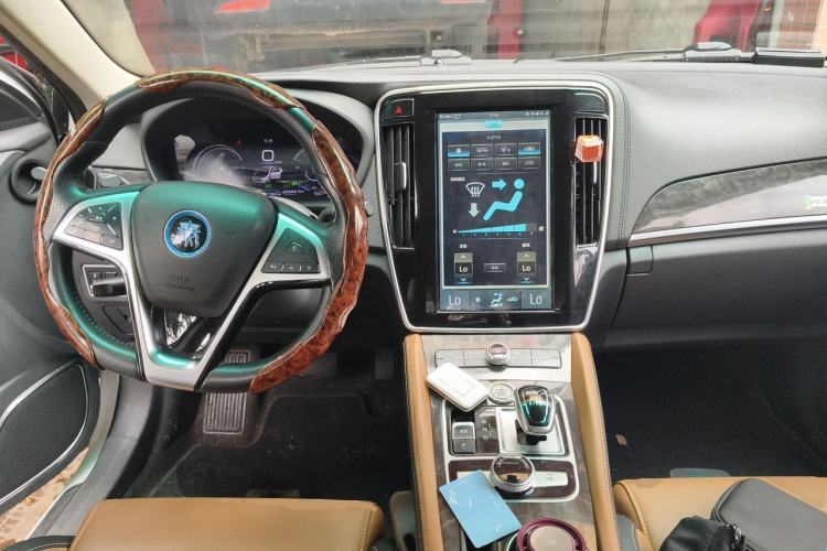 Used BYD Qin New Energy 2017 Qin 1.5T 100 Center Console