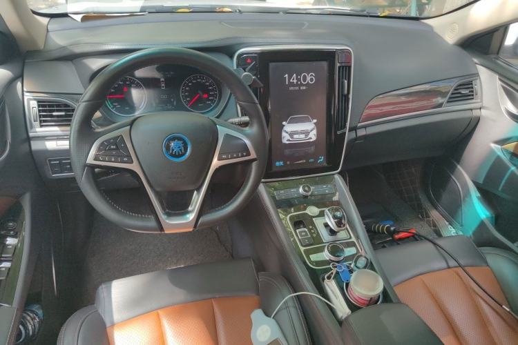 Used BYD Qin New Energy 2017 1.5T Luxury Model Center Console