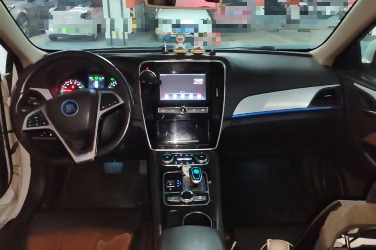 Used BYD Qin New Energy 2017 Qin 1.5T 100 Center Console