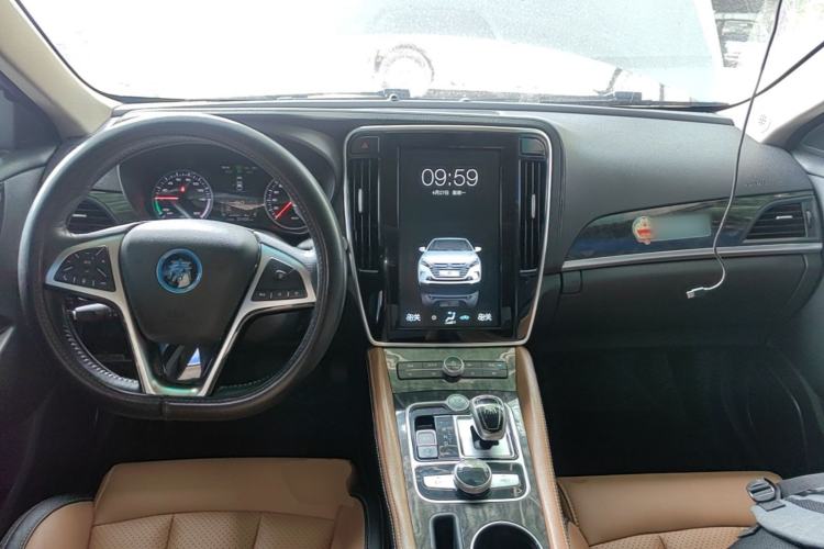 Used BYD Qin New Energy 2017 1.5T Luxury Model Center Console