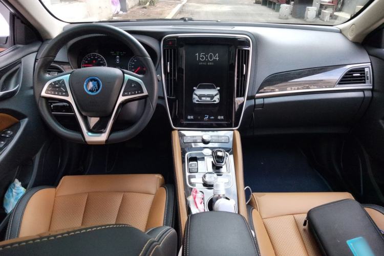 Used BYD Qin New Energy 2017 1.5T Luxury Model Center Console