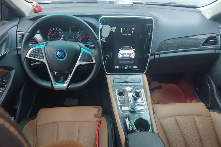 Used BYD Qin New Energy 2017 1.5T Luxury Model Center Console