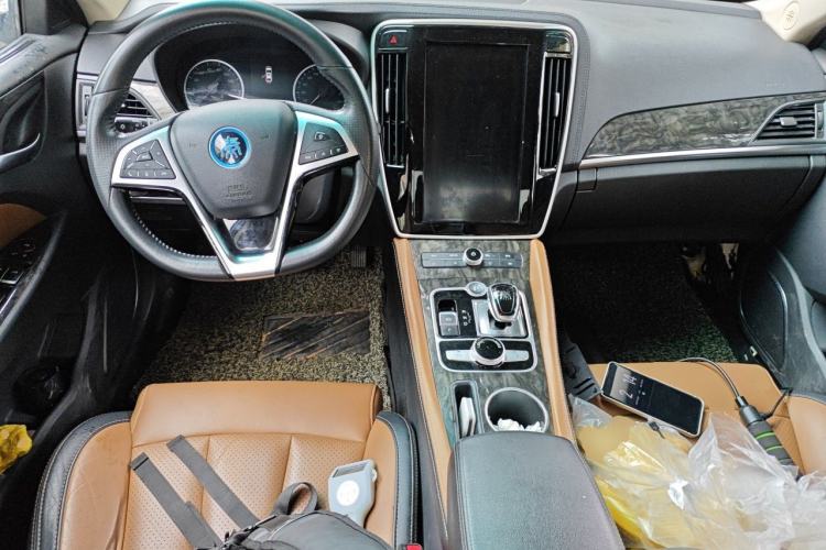 Used BYD Qin New Energy 2017 1.5T Luxury Model Center Console