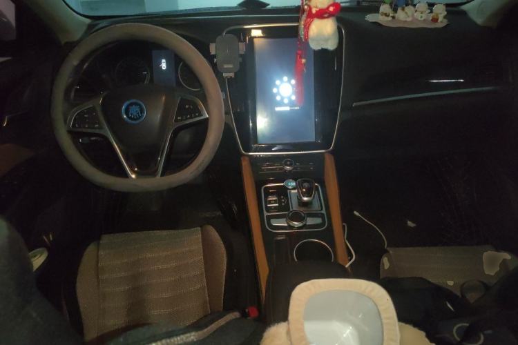 Used BYD Qin New Energy 2017 1.5T Luxury Model Center Console
