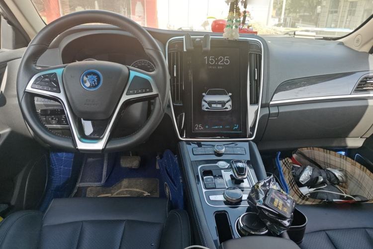 Used BYD Qin New Energy 2017 1.5T Luxury Model Center Console