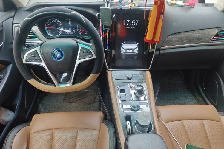 Used BYD Qin New Energy 2017 1.5T Luxury Model Center Console