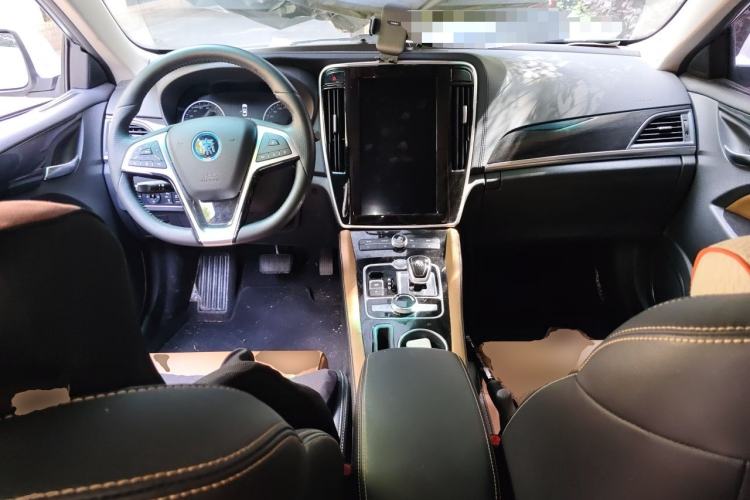 Used BYD Qin New Energy 2017 1.5T Luxury Model Center Console