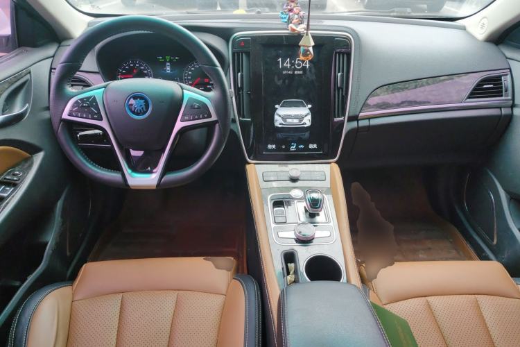 Used BYD Qin New Energy 2017 1.5T Luxury Model Center Console