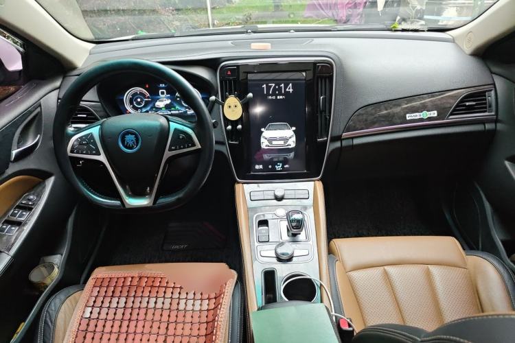 Used BYD Qin New Energy 2017 Qin 1.5T 100 Center Console