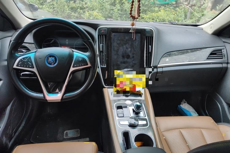 Used BYD Qin New Energy 2017 1.5T Luxury Model Center Console