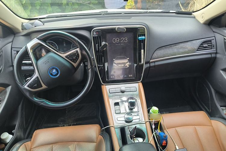Used BYD Qin New Energy 2017 1.5T Luxury Model Center Console