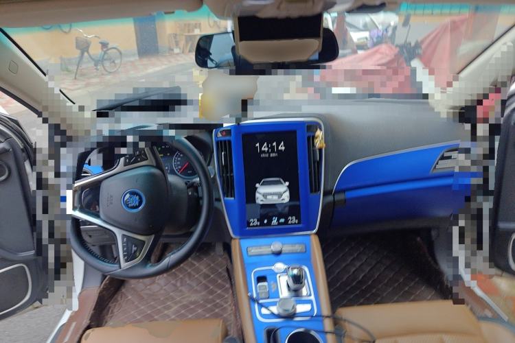 Used BYD Qin New Energy 2017 1.5T Luxury Model Center Console