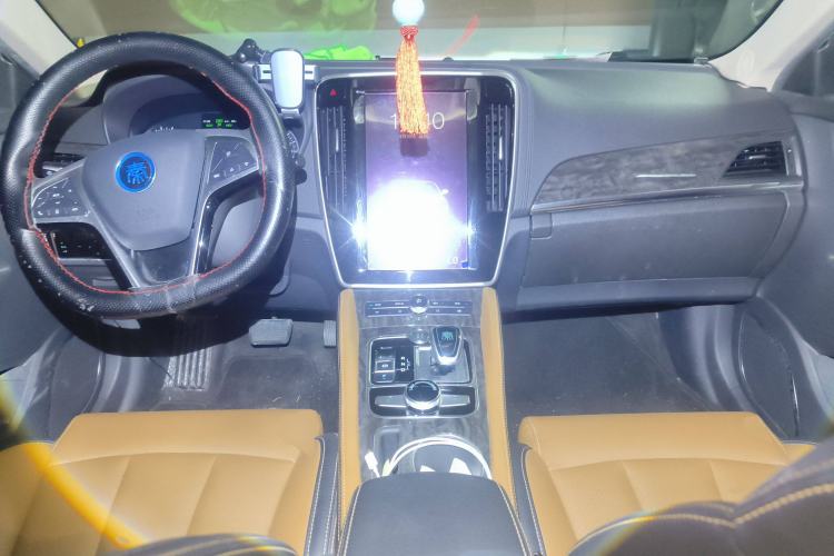 Used BYD Qin New Energy 2017 1.5T Luxury Model Center Console