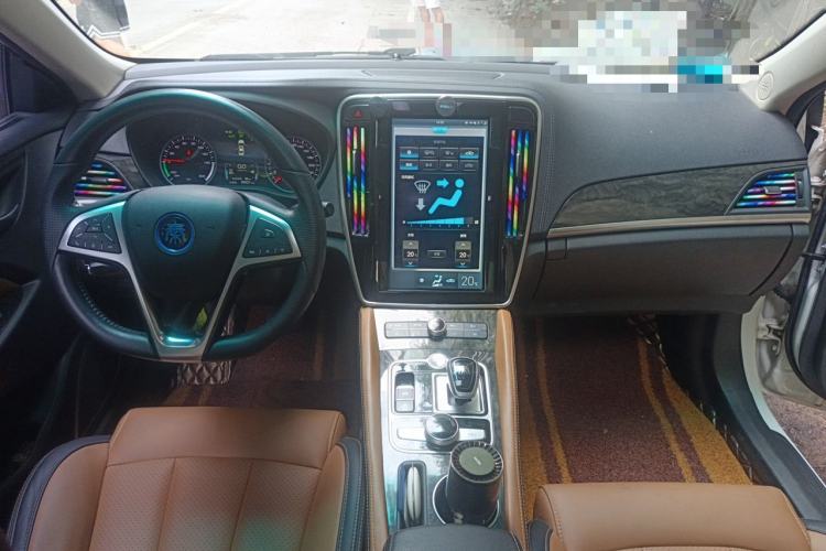 Used BYD Qin New Energy 2017 1.5T Luxury Model Center Console