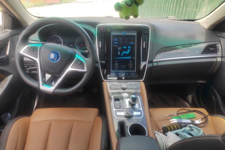 Used BYD Qin New Energy 2017 1.5T Luxury Model Center Console