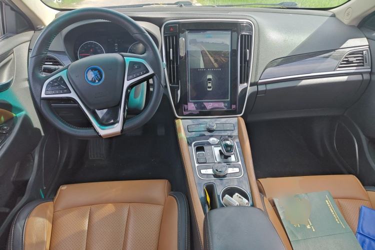 Used BYD Qin New Energy 2017 1.5T Luxury Model Center Console