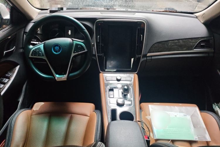 Used BYD Qin New Energy 2017 1.5T Luxury Model Center Console