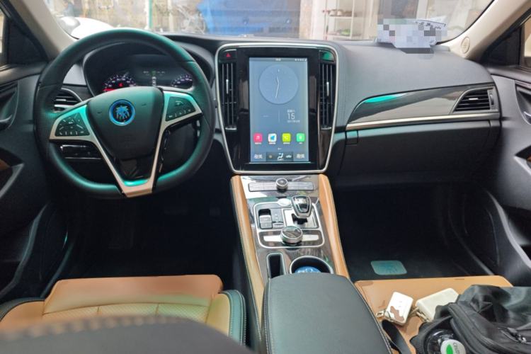 Used BYD Qin New Energy 2017 1.5T Luxury Model Center Console