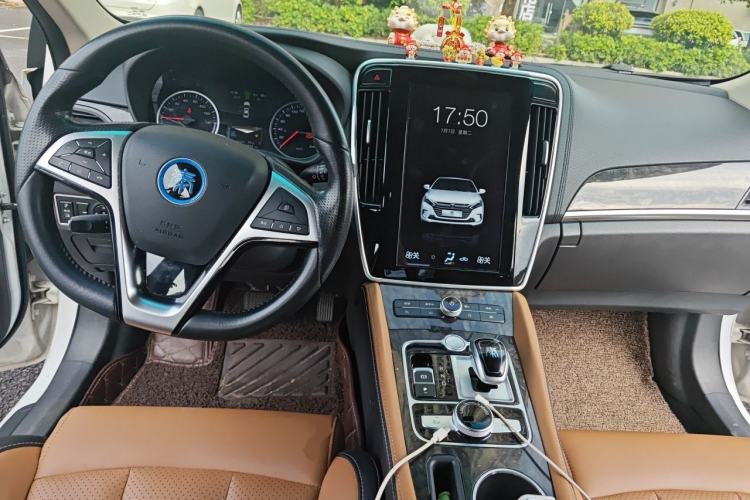 Used BYD Qin New Energy 2017 1.5T Luxury Model Center Console