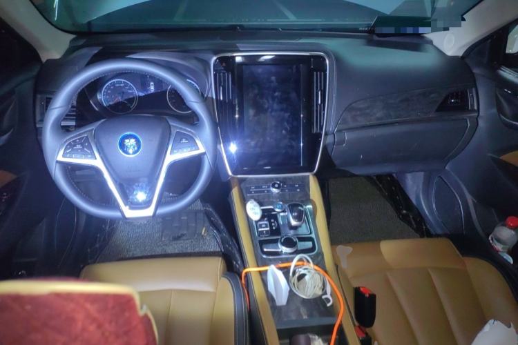 Used BYD Qin New Energy 2017 1.5T Luxury Model Center Console