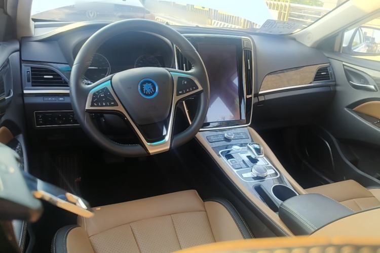 Used BYD Qin New Energy 2017 1.5T Luxury Model Center Console