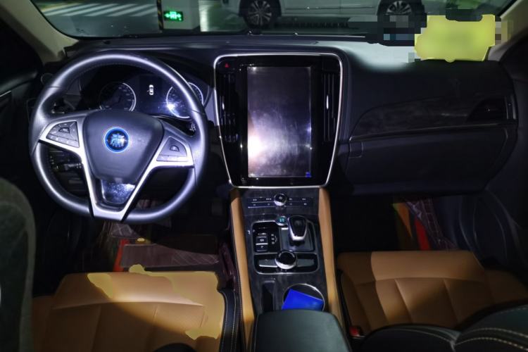 Used BYD Qin New Energy 2017 1.5T Luxury Model Center Console
