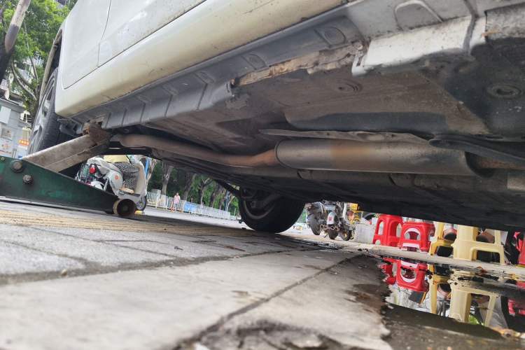 Used BYD Qin New Energy 2017 Qin 1.5T 100 Chassis Front Right