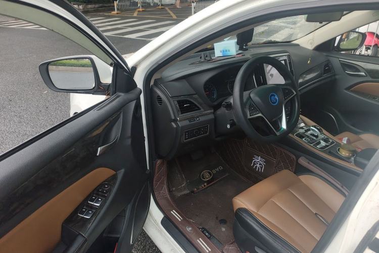 Used BYD Qin New Energy 2017 1.5T Luxury Model Driver Seat