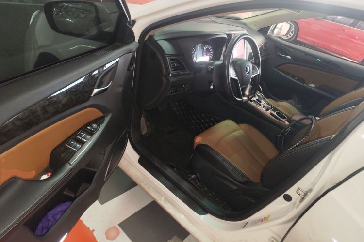 Used BYD Qin New Energy 2017 1.5T Luxury Model Driver Seat