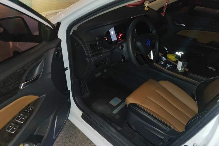 Used BYD Qin New Energy 2017 1.5T Luxury Model Driver Seat