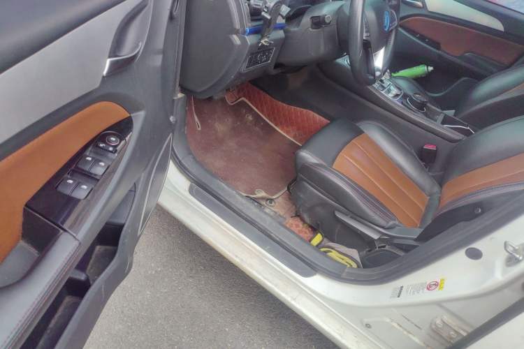 Used BYD Qin New Energy 2017 Qin 1.5T 100 Driver Seat