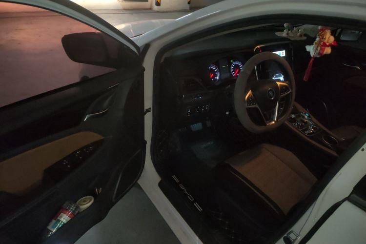 Used BYD Qin New Energy 2017 1.5T Luxury Model Driver Seat