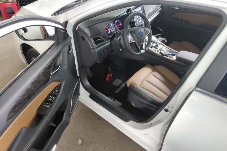 Used BYD Qin New Energy 2017 1.5T Luxury Model Driver Seat