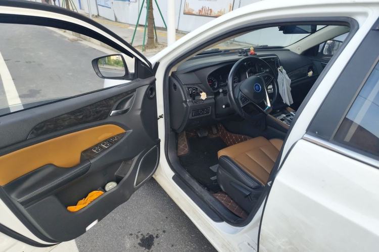 Used BYD Qin New Energy 2017 1.5T Luxury Model Driver Seat