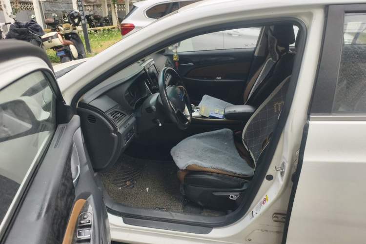 Used BYD Qin New Energy 2017 1.5T Luxury Model Driver Seat