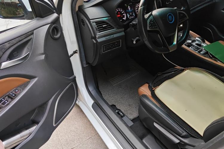 Used BYD Qin New Energy 2017 1.5T Luxury Model Driver Seat