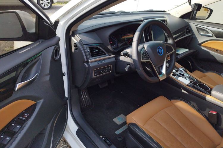 Used BYD Qin New Energy 2017 1.5T Luxury Model Driver Seat