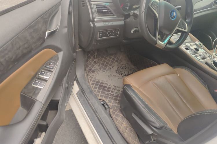 Used BYD Qin New Energy 2017 1.5T Luxury Model Driver Seat