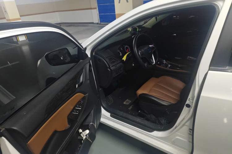 Used BYD Qin New Energy 2017 1.5T Luxury Model Driver Seat